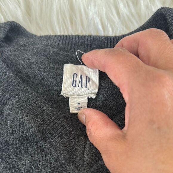 GAP Wool Cashmere V Neck Sweater Size Medium - Picture 5 of 8